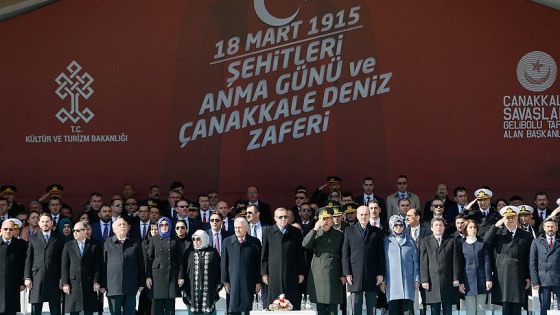 Devlet erkanı Şehitler Abidesi'nde