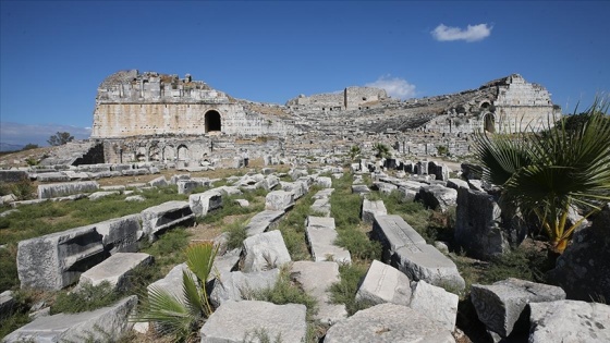 Didim'deki antik kent Miletos'ta 2 bin 400 yıllık iki eve ulaşıldı