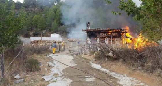 Diri diri yanmaktan son anda kurtarıldılar