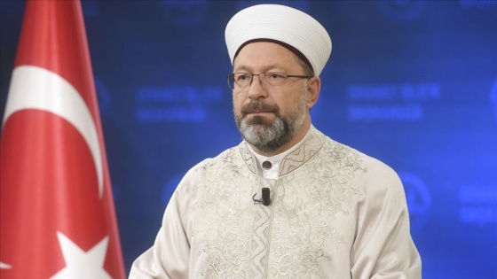 Diyanet İşleri Başkanı Erbaş: Din ile bilim arasında bir ayrışma söz konusu değil