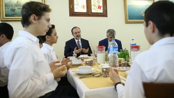 Diyanet İşleri Başkanı Görmez hafızlık öğrencileriyle iftarda buluştu