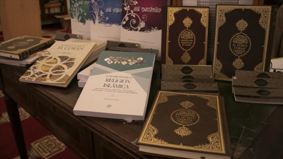 Diyanet'ten Arjantin'deki Müslümanların İslam'ı öğrenmeleri için İspanyolca kitap des