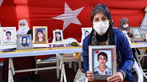 Diyarbakır anneleri evlatlarına &#039;teslim ol&#039; çağrısı yaptı