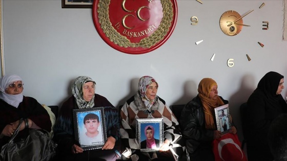 Diyarbakır annelerinden MHP İl Başkanlığına ziyaret