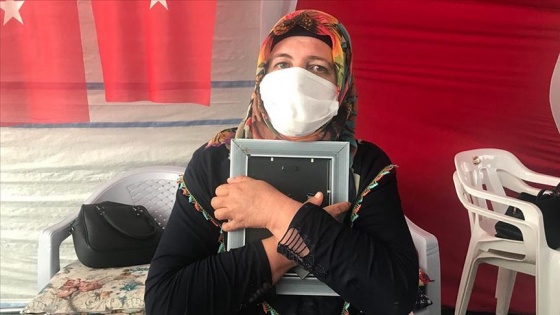 Diyarbakır annelerinden Övünç: Çocuğumun kokusuna hasret kaldım