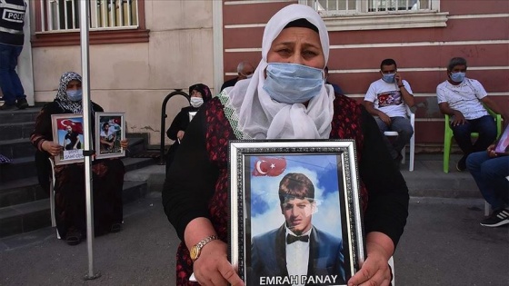 Diyarbakır annelerinden Panay: Emrah oradan kaç gel