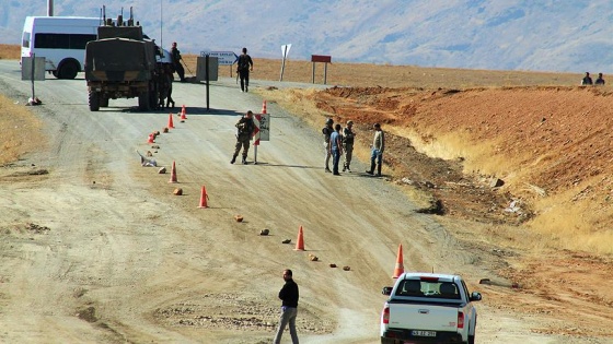 Diyarbakır-Bingöl karayoluna tuzaklanan patlayıcı imha edildi