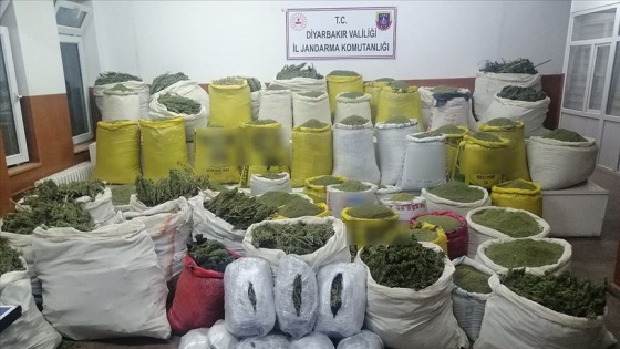 Diyarbakır'da 1,7 ton esrar ele geçirildi