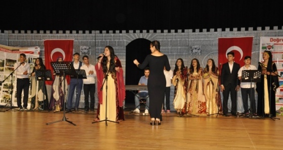 Diyarbakır’da 7 dilde yıl sonu etkinliği