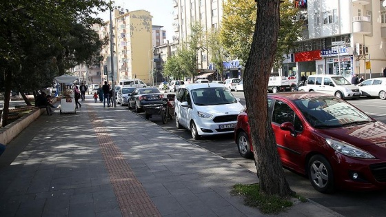 Diyarbakır'da cadde üzeri araç park yerleri artık ücretsiz