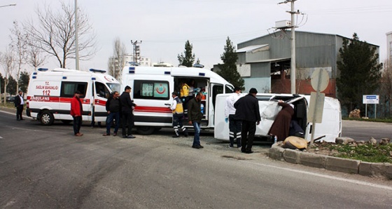 Diyarbakır’da otomobil takla attı: 4 yaralı