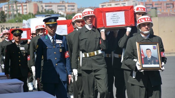 Diyarbakır'da şehitler için tören düzenlendi