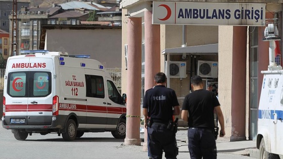Diyarbakır'da terör saldırısı sonucu bir güvenlik korucusu şehit oldu