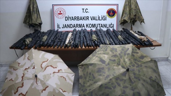 Diyarbakır'da teröristlerin saklanmak için kullandığı 364 termal şemsiye ele geçirildi