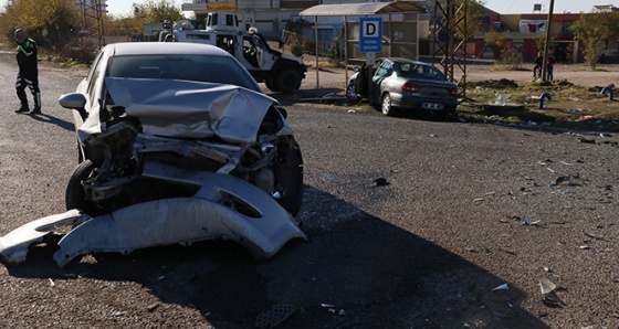 Diyarbakır'da trafik kazası: 2'si çocuk 6 yaralı