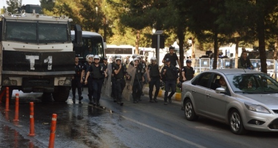 Diyarbakır’daki izinsiz eyleme 25 gözaltı