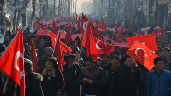 Diyarbakır ve Hakkari teröre karşı tek yürek oldu