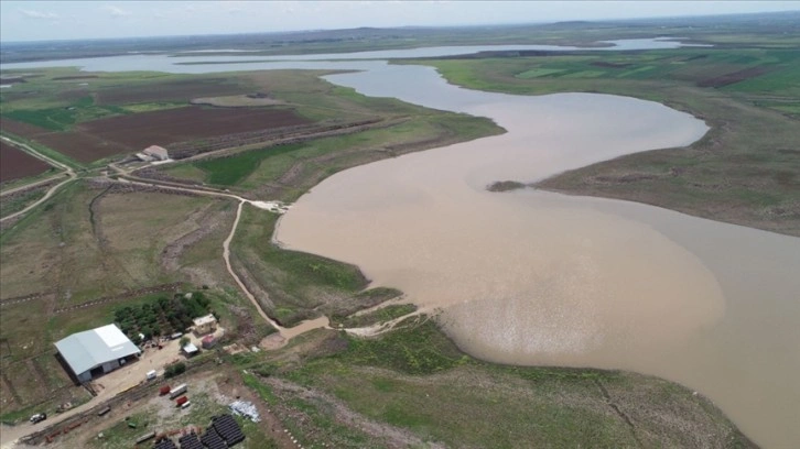 Diyarbakır'da Dicle Barajı'ndan Devegeçidi Barajı'na 20 milyon metreküp su aktarıldı