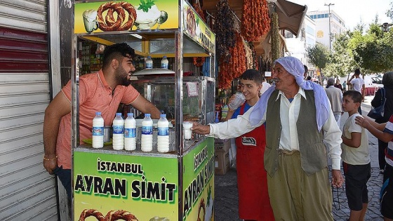 Diyarbakırlı simitçi Kadir'in 'neşeli mesaisi'