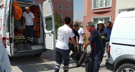 Doğalgaz borusuna asarak intihar etti !