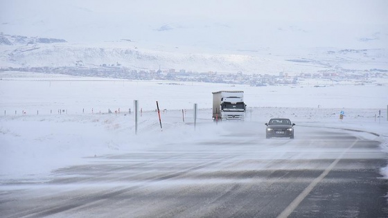 Doğu Anadolu'da kış: 131 yerleşim yeri ulaşıma kapandı