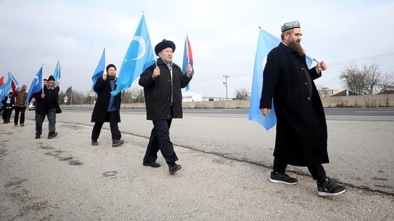 Doğu Türkistan için yürüyen grup Bolu Dağı'nda