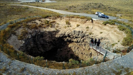 Doğunun dev çukuru turistleri cezbediyor