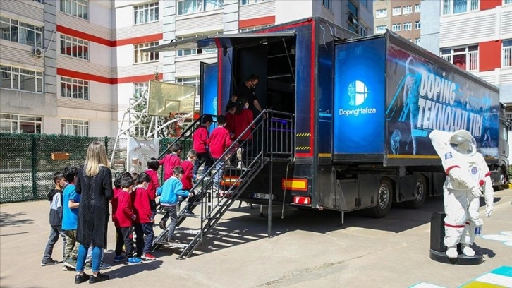 'Doping Teknoloji Tırı' binlerce çocuğu teknoloji ve bilimle buluşturdu