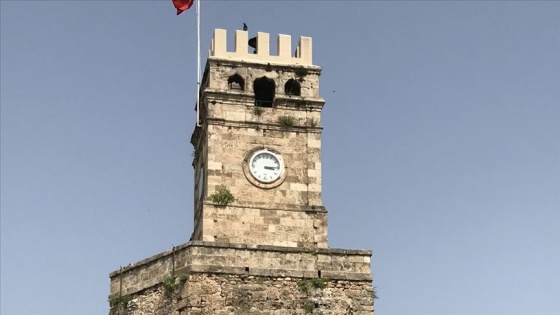 Dört dönemi yansıtan saat kulesi özgün kubbesine kavuşacak