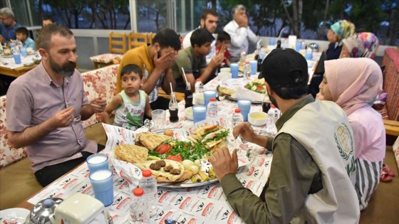 Dört farklı kültür aynı sofrada buluştu