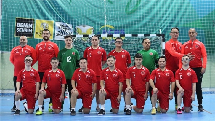 Down Sendromlu Futsal Milli Takımı başarılarının sırrını "birliktelik" olarak görüyor