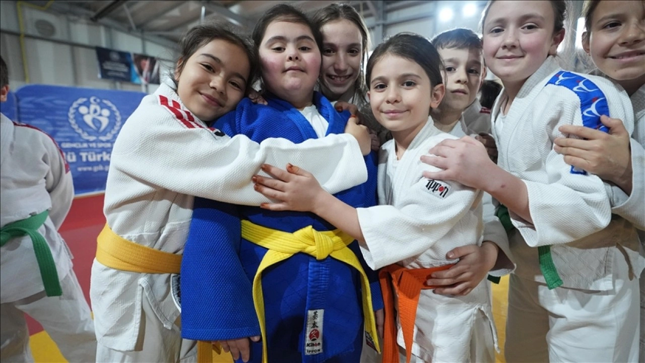 Down sendromlu Melisa judoyla hayatına artı değer kattı