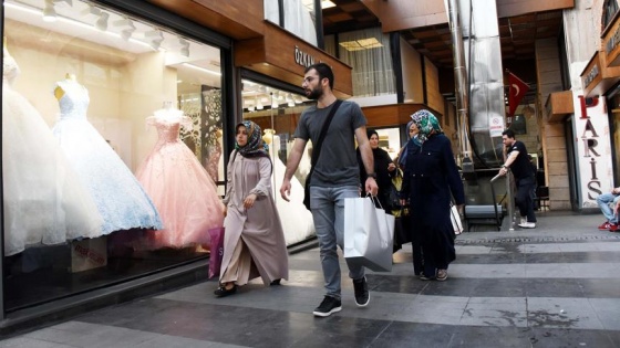 'Düğün Çarşısı'nda Arap turist ve gurbetçi bereketi