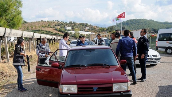 Düğün konvoyunda tüfekle ateş etmeye 4 gözaltı