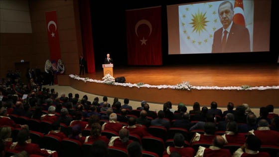 'Dünya, ekonomik ve politik bakımdan yeni bir dönemin eşiğindedir'