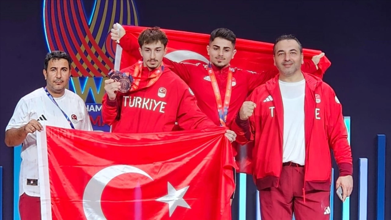 Dünya Halter Şampiyonası'nda milli sporcular, 3 madalya kazandı