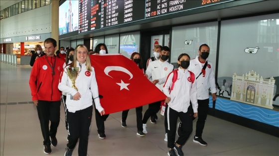 Dünya şampiyonu Özel Sporcular Kadın Para Atletizm Milli Takımı, yurda döndü