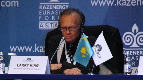 Dünyaca ünlü ABD'li sunucu Larry King, Kovid-19 nedeniyle yaşamını yitirdi