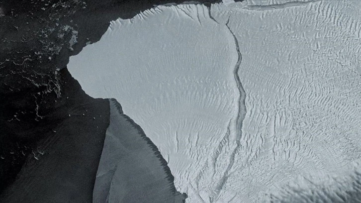 Dünyanın en büyük buz dağı "A23a”, Antarktika yakınlarındaki bir girdapta sıkıştı