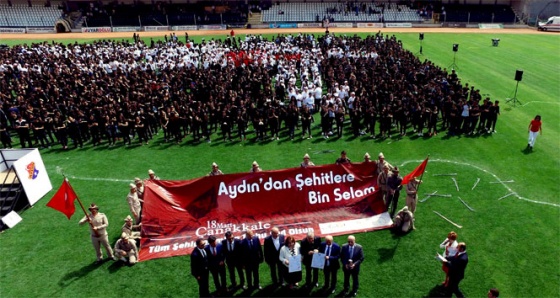 Dünyanın en büyük çocuk korosu ‘Çanakkale Ağıdı’nı söyledi