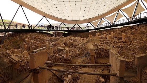 Dünyanın en eski tapınağı Göbeklitepe'de titiz çalışma sürüyor