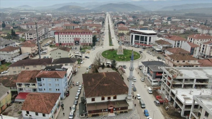 Düzce'de depremin ardından başlatılan çalışmalar sürüyor