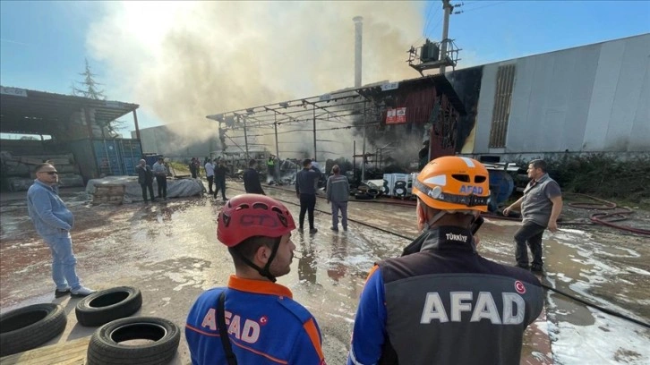 Düzce'de fabrikada çıkan yangın kontrol altına alındı