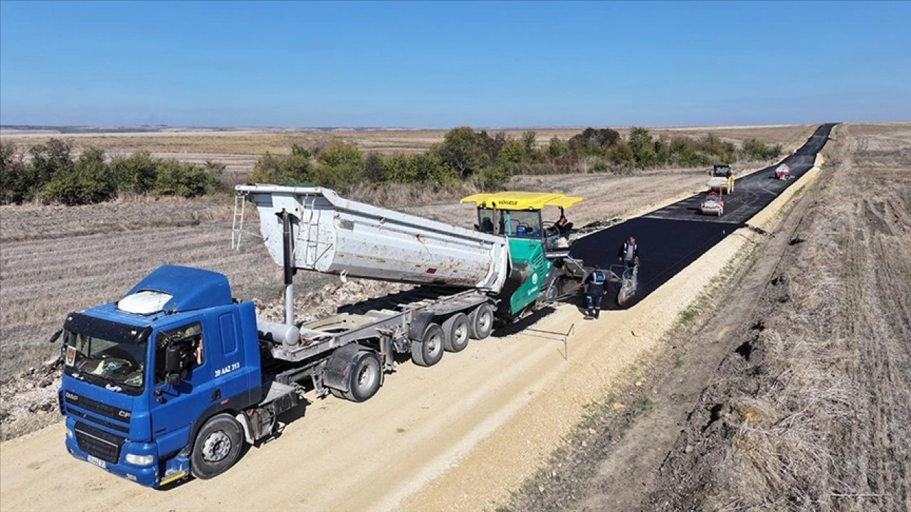 Edirne'de köy yolları otoyol kalitesinde sıcak asfaltla kaplanıyor