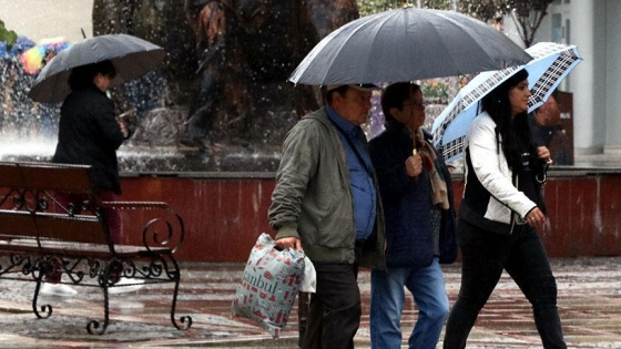 Edirne'de sağanak yağış başladı