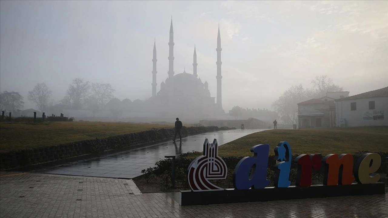 Edirne'de sis etkili oldu