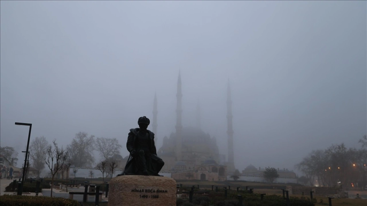 Edirne ve Tekirdağ'da sis etkili oldu