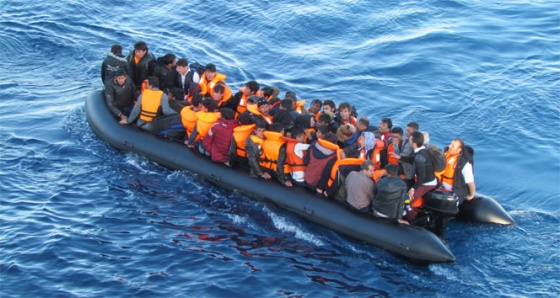 Ege Denizi açıklarında bot battı: En az 5 ölü
