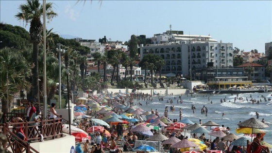 Ege sahillerine turist akını