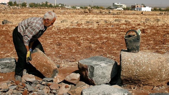 Ekmeğini 60 yıldır 'taştan' çıkarıyor